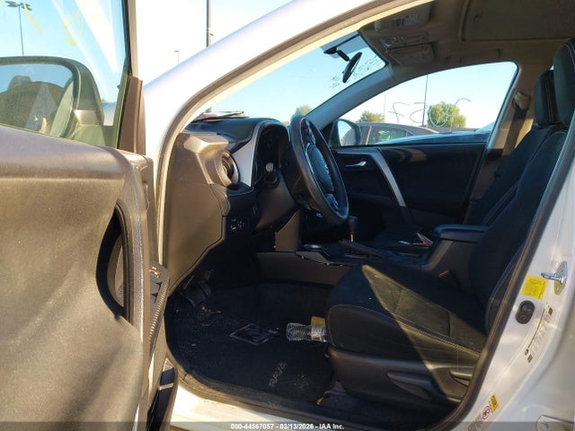 2T3WFREV2FW172228 Toyota Rav4 Xle