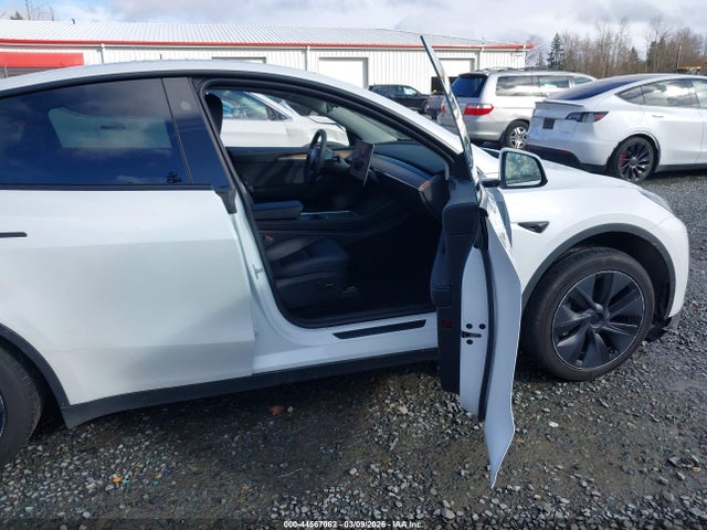 2024 TESLA MODEL Y 7SAYGDED1RF213154 Photo 4