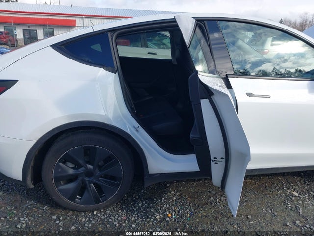 2024 TESLA MODEL Y 7SAYGDED1RF213154 Photo 7
