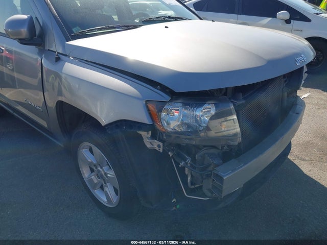 1C4NJCEAXGD769436 Jeep Compass Latitude