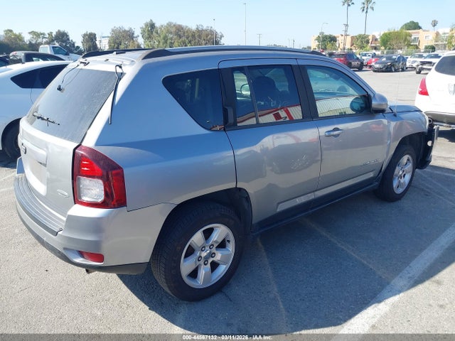 1C4NJCEAXGD769436 Jeep Compass Latitude