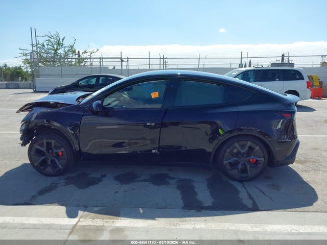44567163 :رقم المزاد ، 7SAYGDET5TA634306 vin ، 2026 Tesla Model Y Performance All-wheel Drive مزاد بيع