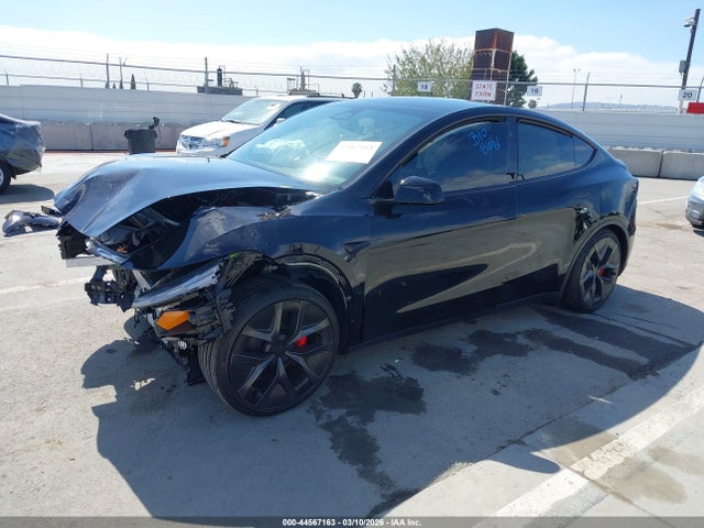 44567163 :رقم المزاد ، 7SAYGDET5TA634306 vin ، 2026 Tesla Model Y Performance All-wheel Drive مزاد بيع