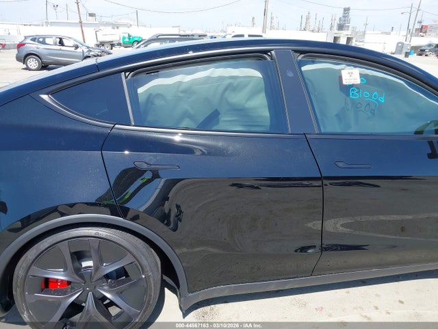 44567163 :رقم المزاد ، 7SAYGDET5TA634306 vin ، 2026 Tesla Model Y Performance All-wheel Drive مزاد بيع