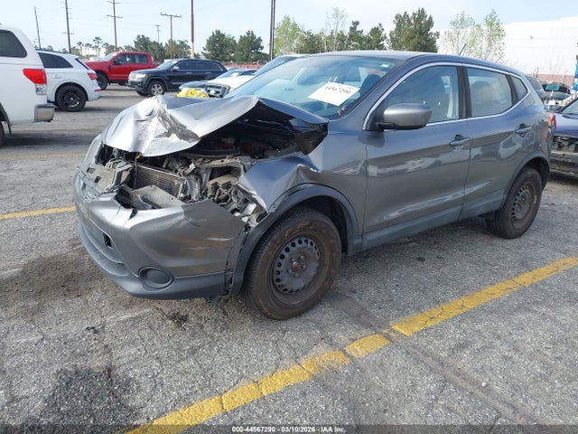 JN1BJ1CR2JW262707 Nissan Rogue Sport S