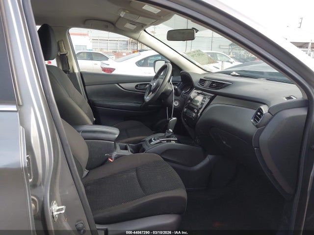 JN1BJ1CR2JW262707 Nissan Rogue Sport S