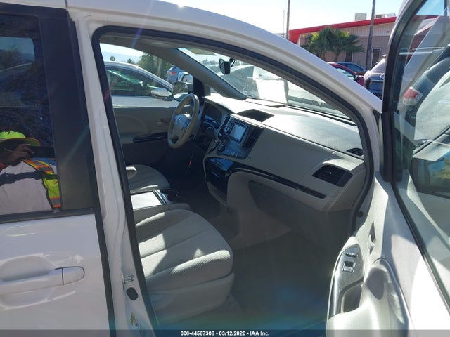 Toyota Sienna Le V6 8 Passenger 2014 5TDKK3DC2ES511013 Image 5
