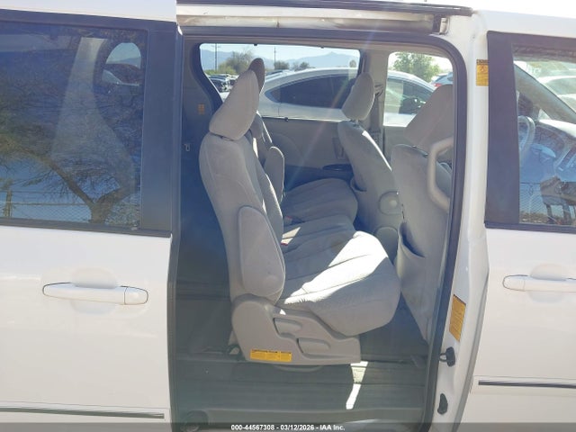 Toyota Sienna Le V6 8 Passenger 2014 5TDKK3DC2ES511013 Image 8
