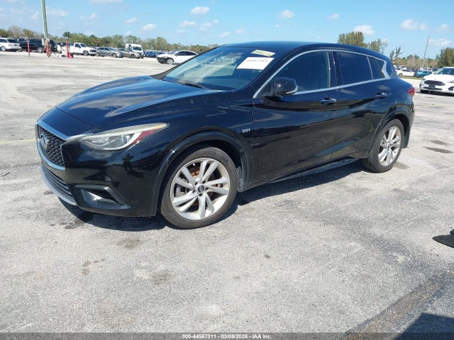 2018 INFINITI QX30 SJKCH5CP1JA060146 Photo 1