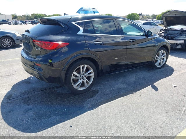 2018 INFINITI QX30 SJKCH5CP1JA060146 Photo 3