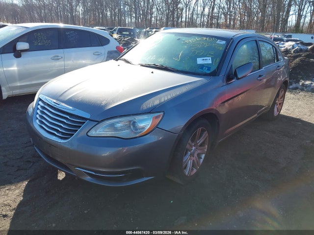 44567420 :رقم المزاد ، 1C3CCBAB0DN733128 vin ، 2013 Chrysler 200 Lx مزاد بيع