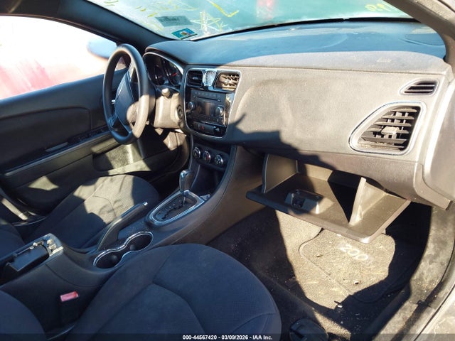 44567420 :رقم المزاد ، 1C3CCBAB0DN733128 vin ، 2013 Chrysler 200 Lx مزاد بيع