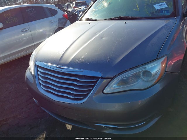44567420 :رقم المزاد ، 1C3CCBAB0DN733128 vin ، 2013 Chrysler 200 Lx مزاد بيع