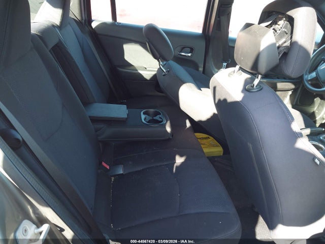 44567420 :رقم المزاد ، 1C3CCBAB0DN733128 vin ، 2013 Chrysler 200 Lx مزاد بيع