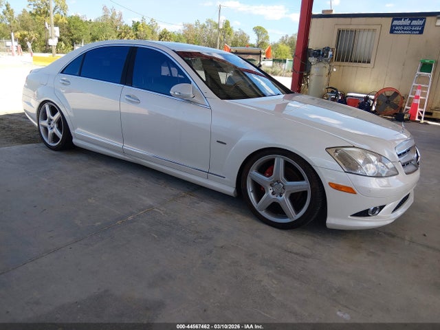 2009 MERCEDES-BENZ S 550 WDDNG71X39A255132