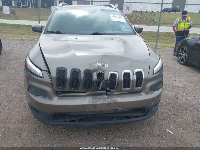 44567499 :رقم المزاد ، 1C4PJLCB1GW291142 vin ، 2016 Jeep Cherokee Latitude مزاد بيع