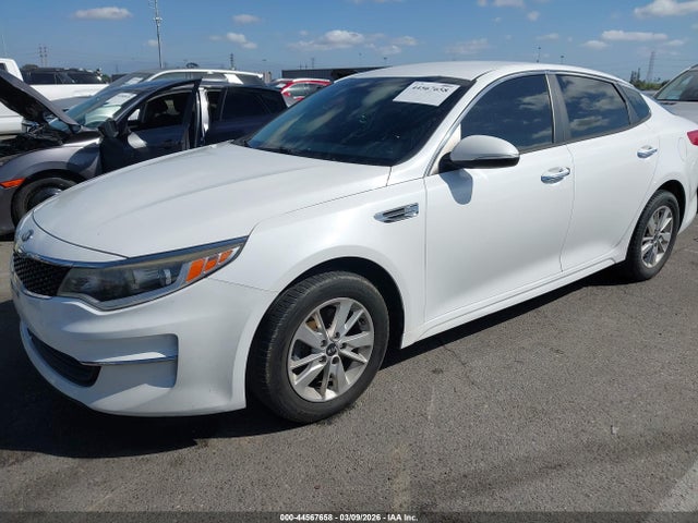 2016 Kia Optima Lx მანქანა იყიდება აუქციონზე, vin: 5XXGT4L34GG070158, აუქციონის ნომერი: 44567658