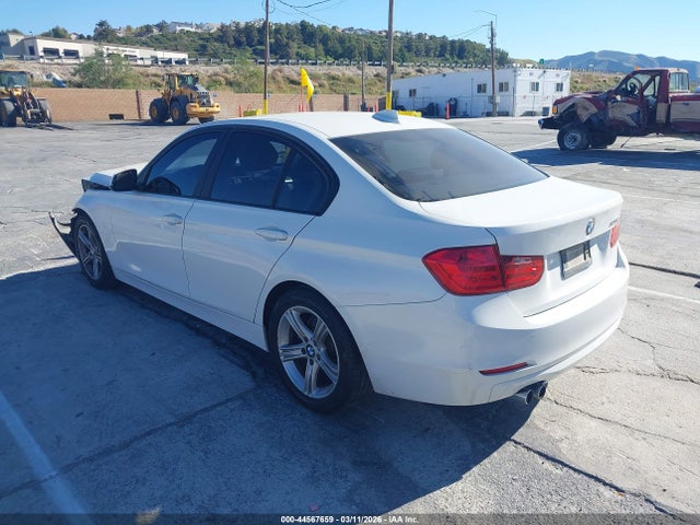 2013 BMW 328I WBA3C1C57DF444025 Photo 2