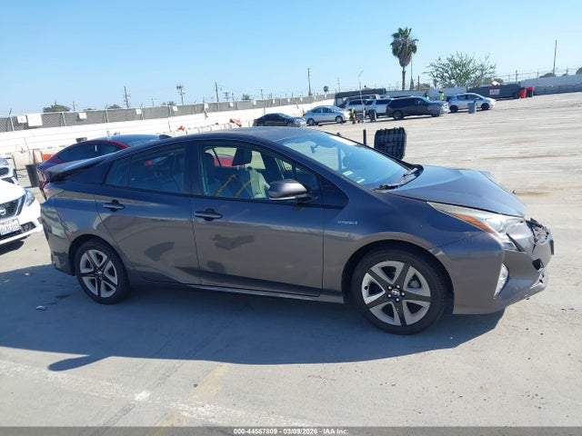 Toyota Prius Three Touring 2016 JTDKARFU6G3507286 Image 13