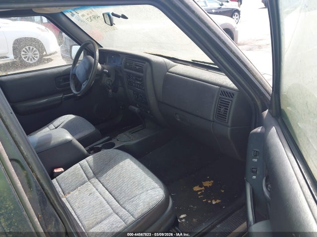 Продажа на аукционе авто 2000 Jeep Cherokee Sport, vin: 1J4FT48S0YL261048, номер лота: 44567823