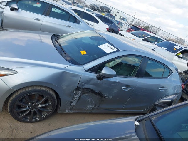 44567899 :رقم المزاد ، 3MZBN1L39JM228158 vin ، 2018 Mazda Mazda3 Touring مزاد بيع