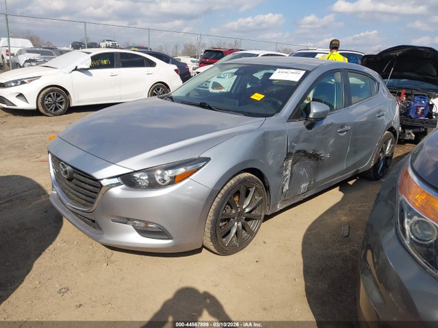 44567899 :رقم المزاد ، 3MZBN1L39JM228158 vin ، 2018 Mazda Mazda3 Touring مزاد بيع