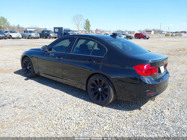 2018 BMW 320I WBA8A9C57JAH14781 Photo 2