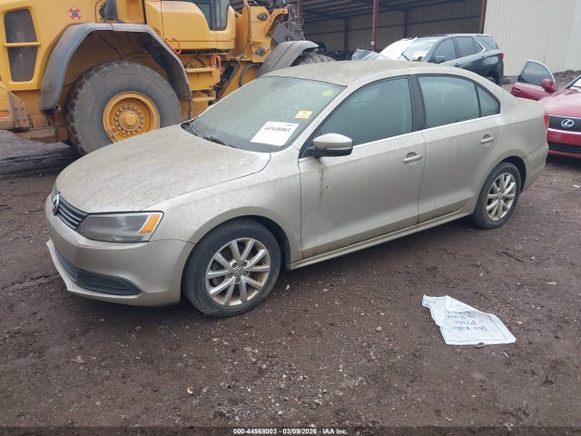2014 Volkswagen Jetta 1.8t Se მანქანა იყიდება აუქციონზე, vin: 3VWD17AJXEM317946, აუქციონის ნომერი: 44568003