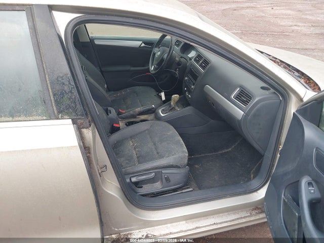 2014 Volkswagen Jetta 1.8t Se მანქანა იყიდება აუქციონზე, vin: 3VWD17AJXEM317946, აუქციონის ნომერი: 44568003