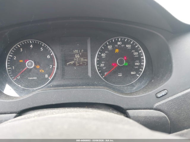 2014 Volkswagen Jetta 1.8t Se მანქანა იყიდება აუქციონზე, vin: 3VWD17AJXEM317946, აუქციონის ნომერი: 44568003