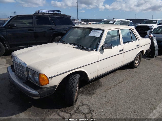 1983 MERCEDES-BENZ 300 WDBAB33A7DB033381 Photo 1