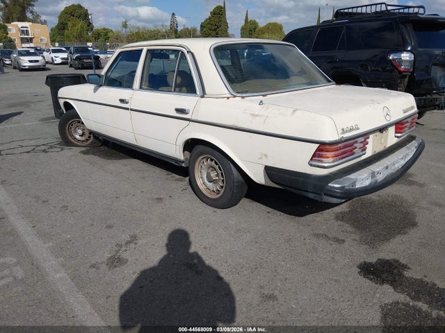 1983 MERCEDES-BENZ 300 WDBAB33A7DB033381 Photo 2