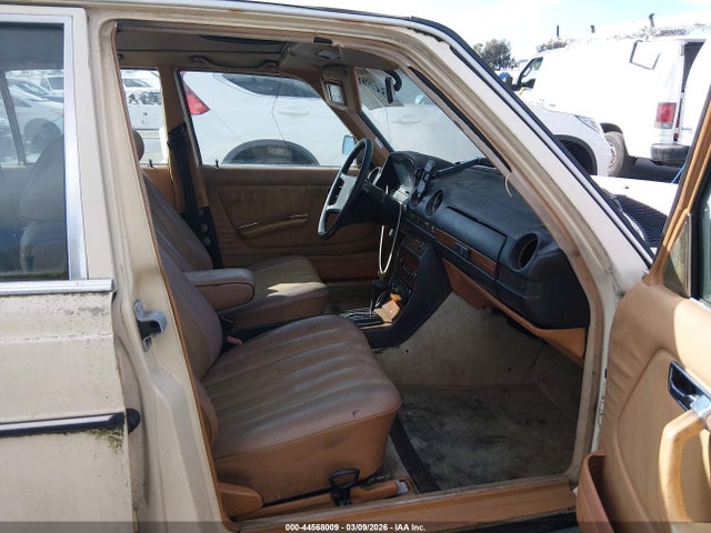 1983 MERCEDES-BENZ 300 WDBAB33A7DB033381 Photo 4