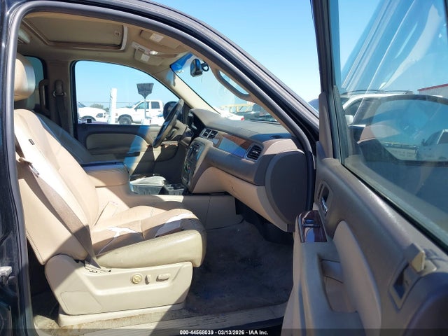 2011 GMC YUKON XL 1500 1GKS1KE0XBR289613 Photo 4