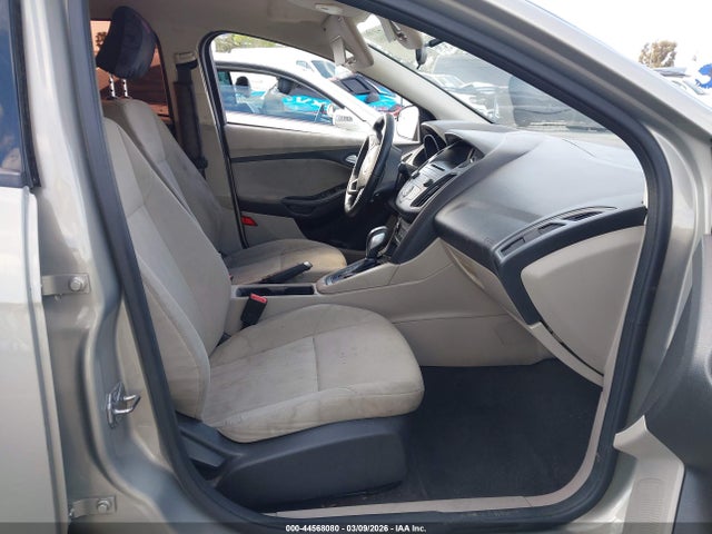 Ford FOCUS SE 2016 1FADP3F23GL324940 Image 5