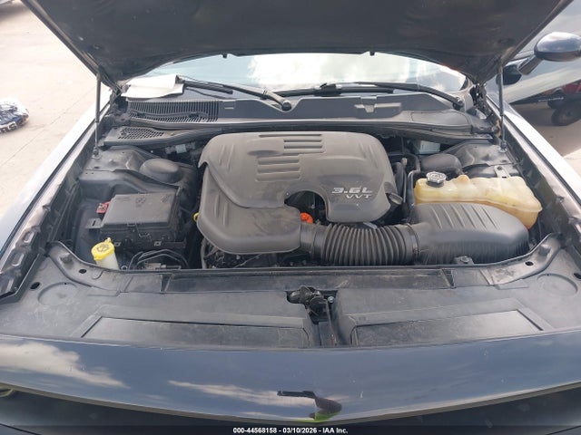 44568158 :رقم المزاد ، 2C3CDZAG3JH232949 vin ، 2018 Dodge Challenger Sxt Plus مزاد بيع
