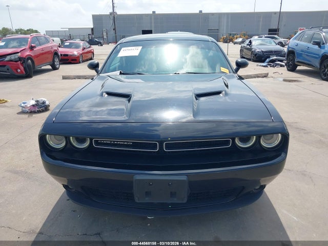 44568158 :رقم المزاد ، 2C3CDZAG3JH232949 vin ، 2018 Dodge Challenger Sxt Plus مزاد بيع