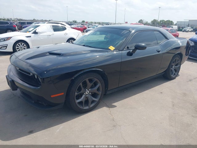 44568158 :رقم المزاد ، 2C3CDZAG3JH232949 vin ، 2018 Dodge Challenger Sxt Plus مزاد بيع