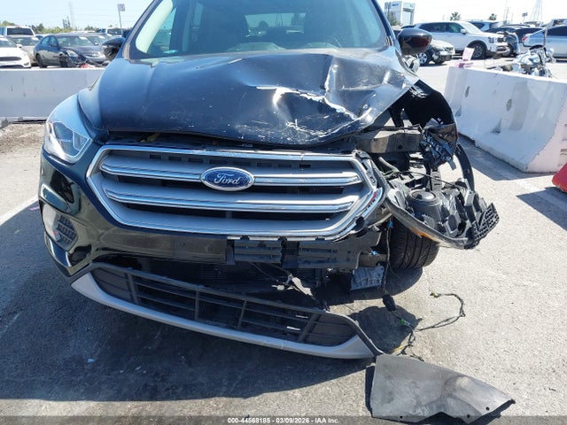 1FMCU0HD9JUC60217 Ford ESCAPE SEL