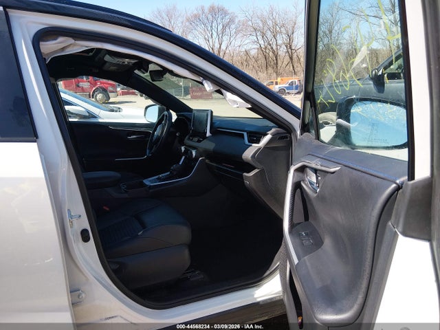 2022 TOYOTA RAV4 HYBRID 2T3E6RFV1NW037850 Photo 4