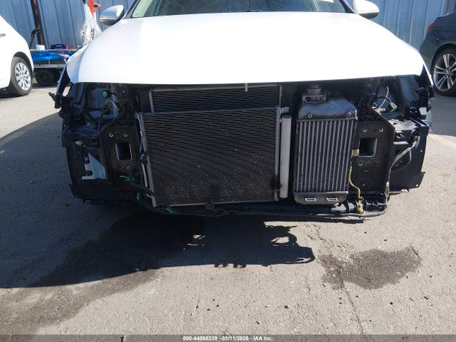 5XXGT4L10JG183952 KIA Optima Lx Turbo