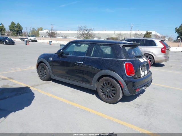 2018 MINI HARDTOP WMWXP7C59J2A48130 Photo 2