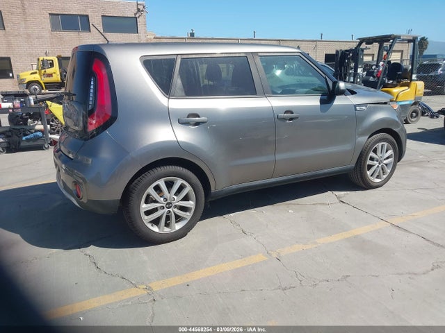 KIA SOUL + 2018 KNDJP3A53J7575228 Image 4