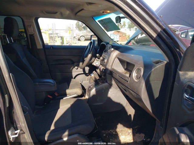 44568266 :رقم المزاد ، 1C4NJPBB1FD192637 vin ، 2015 Jeep Patriot Sport مزاد بيع