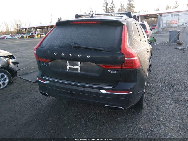 2018 VOLVO XC60 YV4102RL7J1008179 Photo 3