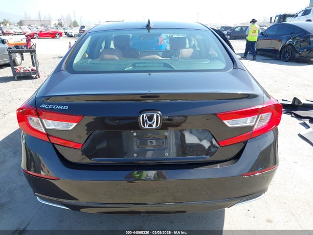 Honda ACCORD LX 2018 1HGCV1F10JA018824 Image 16