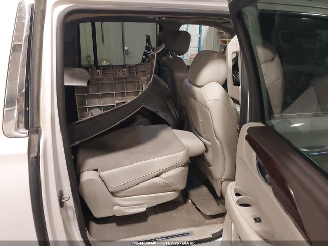 44568340 :رقم المزاد ، 1GYS4JKJ5GR230903 vin ، 2016 Cadillac Escalade Esv Premium Collection مزاد بيع