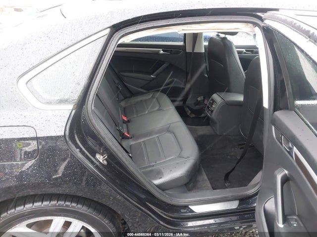 1VWGT7A31HC011345 Volkswagen Passat 1.8t Se