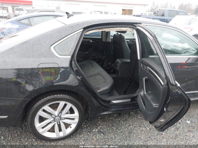 2017 VOLKSWAGEN PASSAT 1VWGT7A31HC011345 Photo 7
