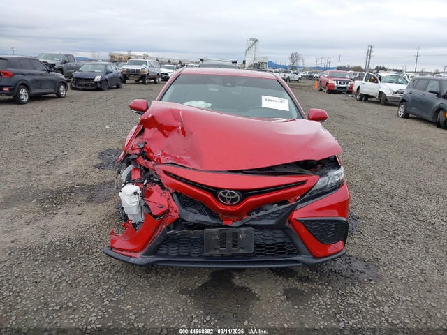 4T1G11BK7NU049899 Toyota Camry Se Awd